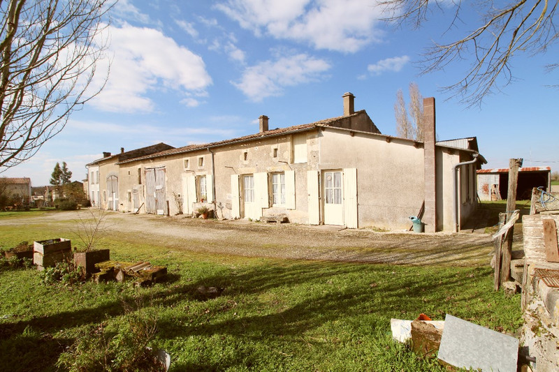 Maison à Paizay-Naudouin-Embourie, Charente - photo 1