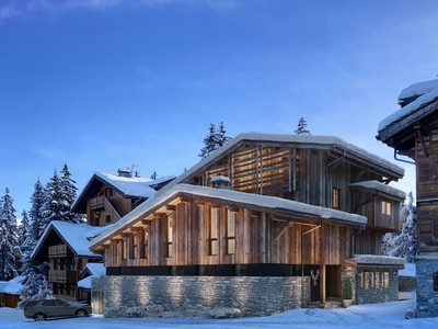 Luxury chalet, fully renovated to highest level in Courchevel 1850, fantastic location near village and skiing