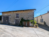 Maison à vendre à Nanteuil-en-Vallée, Charente - 86.000 € - photo 10