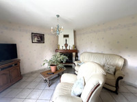 Maison à vendre à La Couronne, Charente - 203.300 € - photo 4
