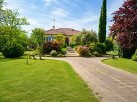 Propriété à vendre à Saint-Léon-sur-l'Isle, Dordogne - 354 000 € - photo n°1
