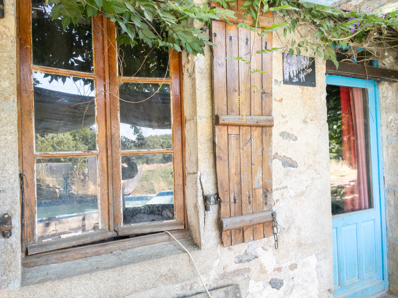 French property for sale in Lesterps, Charente - €119,000 - photo 2