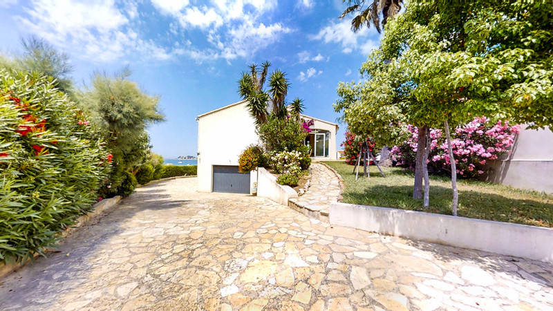 French property for sale in Sanary-sur-Mer, Var - €2,000,000 - photo 4