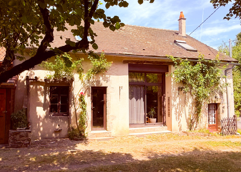 French property for sale in Bussière-Galant, Haute-Vienne - €149,950 - photo 0