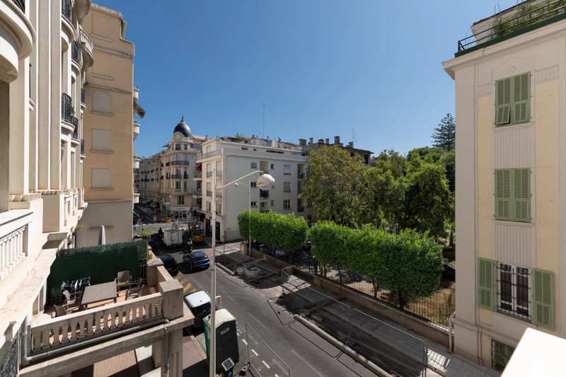 French property for sale in Nice, Alpes-Maritimes - €1,396,000 - photo 9