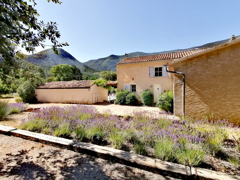 French property for sale in Savoillan, Vaucluse - €590,000 - photo 10