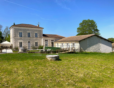 Maison à vendre à Lauzun, Lot-et-Garonne, Aquitaine, avec Leggett Immobilier