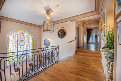 Magnificent private mansion of 765m2, in the heart of Bethune. QUIET, LUMINOUS,  HISTORIC, ideal for events.