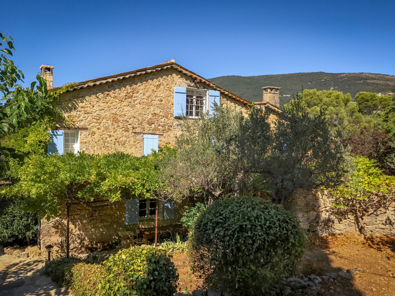 House for sale in Fayence Var Beautiful stone Mas with views in