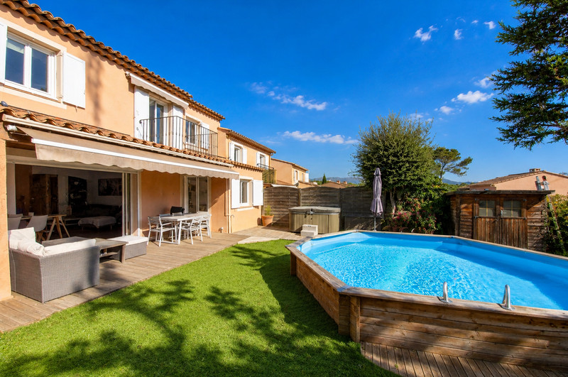 French property for sale in Mougins, Alpes-Maritimes - €645,000 - photo 0