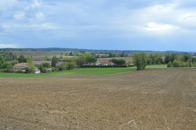 French property for sale in Laperche, Lot-et-Garonne - €211,900 - photo 2