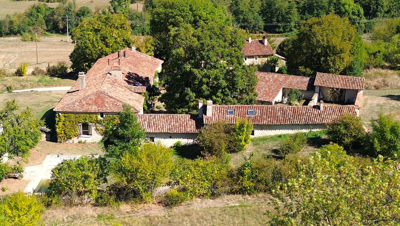 French property for sale in Vallereuil, Dordogne - €689,000 - photo 1