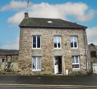 Maison à vendre à Ménil-Hubert-sur-Orne, Orne, Basse-Normandie, avec Leggett Immobilier