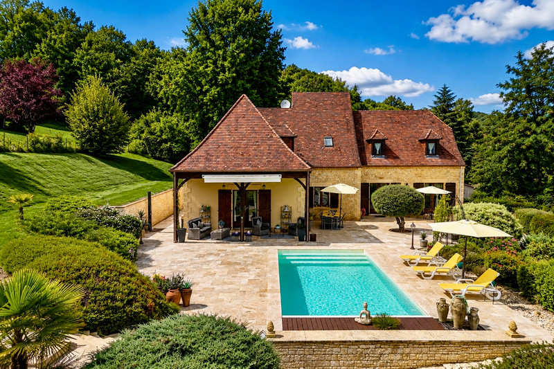 French property for sale in Sarlat-la-Canéda, Dordogne - €630,000 - photo 2