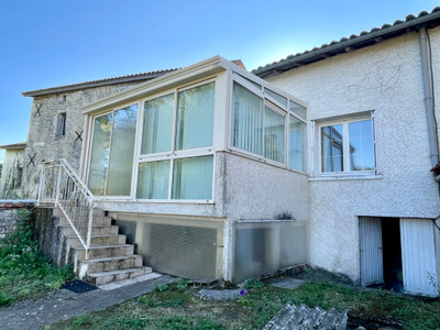 French property for sale in Saint-Amant-de-Boixe, Charente - €183,600 - photo 4