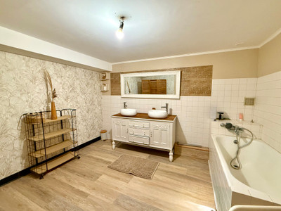 French property for sale in Monts-sur-Guesnes, Vienne - €200,000 - photo 6