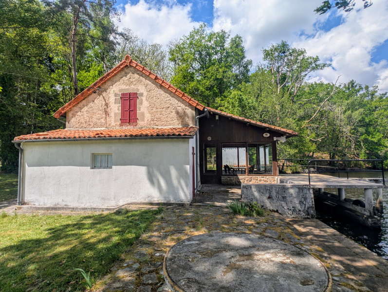 French property for sale in La Chapelle-Montbrandeix, Haute-Vienne - €371,000 - photo 4