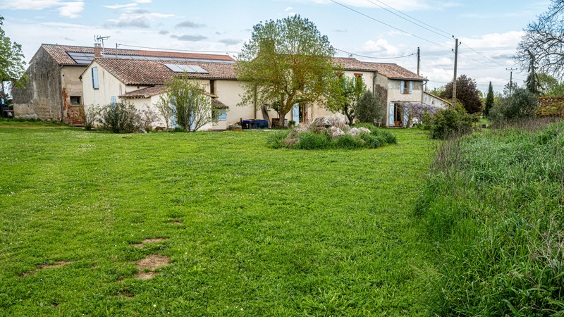 French property for sale in Lherm, Haute-Garonne - €526,000 - photo 3