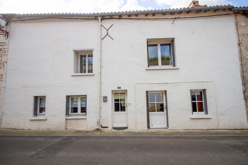 French property for sale in Richelieu, Indre-et-Loire - €157,000 - photo 1