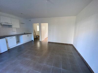 French property for sale in Mérignac, Gironde - €157,000 - photo 2