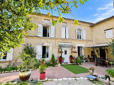 Maison à vendre à La Chapelle, Charente, Poitou-Charentes, avec Leggett Immobilier