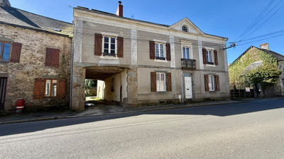 Maison à vendre à Saint-Pierre-sur-Orthe, Mayenne, Pays de la Loire, avec Leggett Immobilier