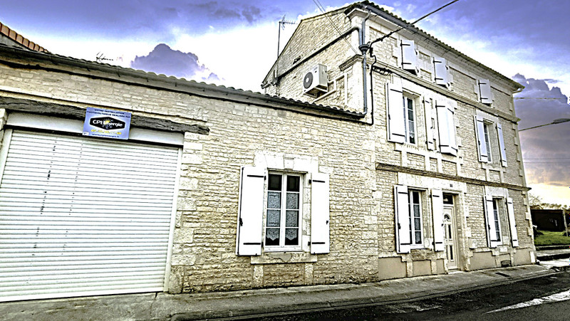 French property for sale in Mansle, Charente - €162,000 - photo 1