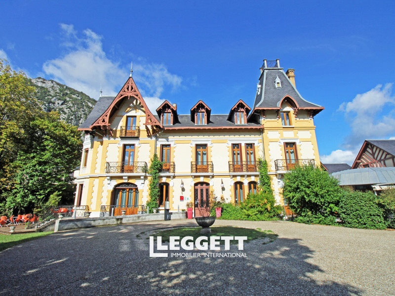 Boutique 21 pièce(s), TARASCON-SUR-ARIÈGE