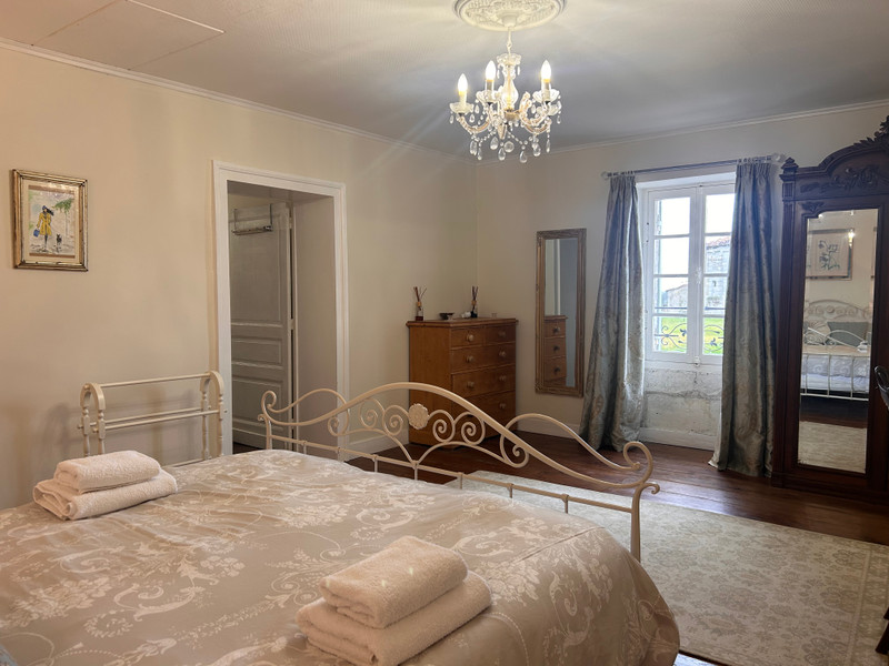 French property for sale in Boscamnant, Charente-Maritime - €318,000 - photo 6
