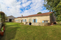 Single storey for sale in La Chapelle-Montabourlet Dordogne Aquitaine