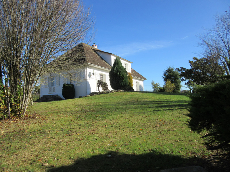 House in ChâteauGarnier Vienne Under Offer! Exceptional 67
