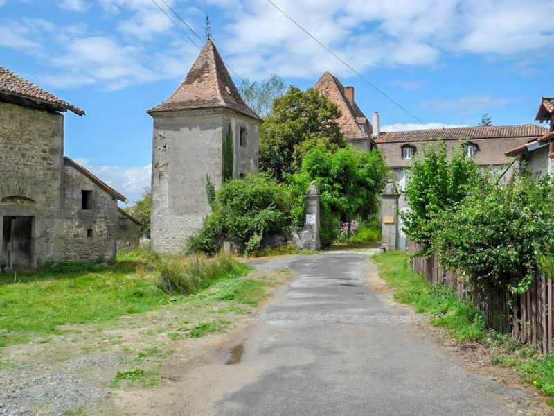 French property for sale in La Chapelle-Montbrandeix, Haute-Vienne - €190,200 - photo 2