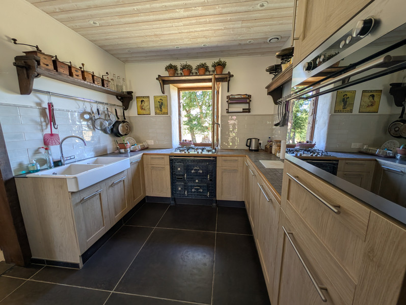 French property for sale in Lanuéjouls, Aveyron - €239,400 - photo 3