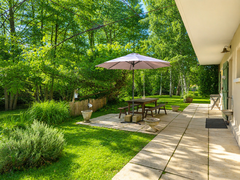 French property for sale in Alloue, Charente - €234,330 - photo 7