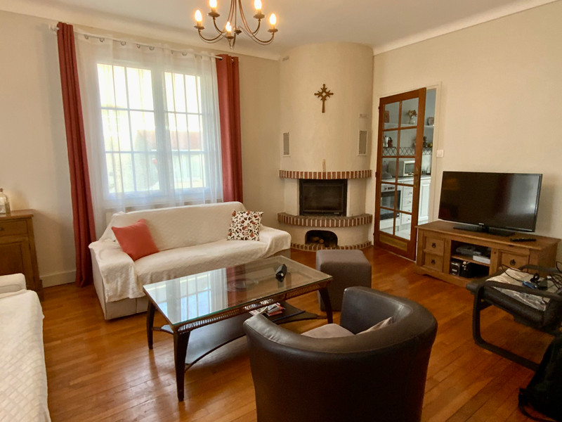 French property for sale in Montignac, Dordogne - €275,600 - photo 2