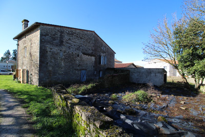 French property for sale in Paizay-Naudouin-Embourie, Charente - €40,000 - photo 7