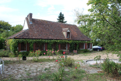 Maison à vendre à Le Mesnil-Thomas, Eure-et-Loir, Centre, avec Leggett Immobilier