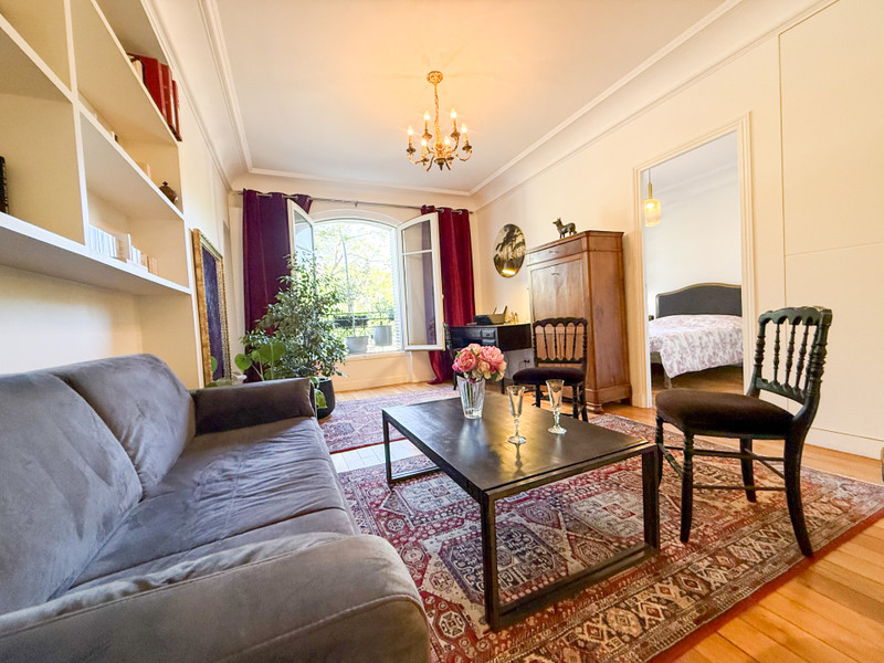 French property for sale in Paris, Paris - €688,000 - photo 2