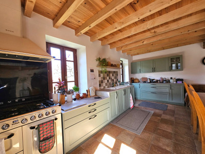 French property for sale in Cressanges, Allier - €240,366 - photo 2