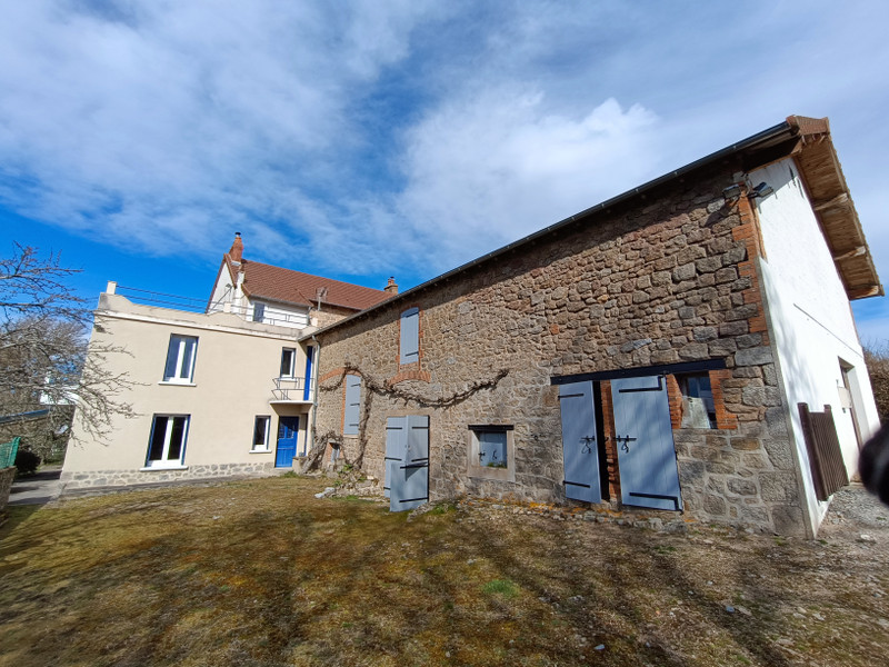Maison à vendre à Aubusson, Creuse - 183.600 € - photo 1