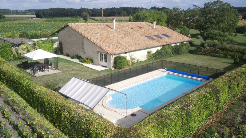 French property for sale in Léoville, Charente-Maritime - €399,950 - photo 2