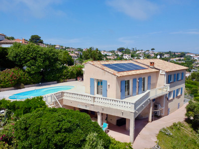 French property for sale in Fréjus, Var - €1,100,000 - photo 1