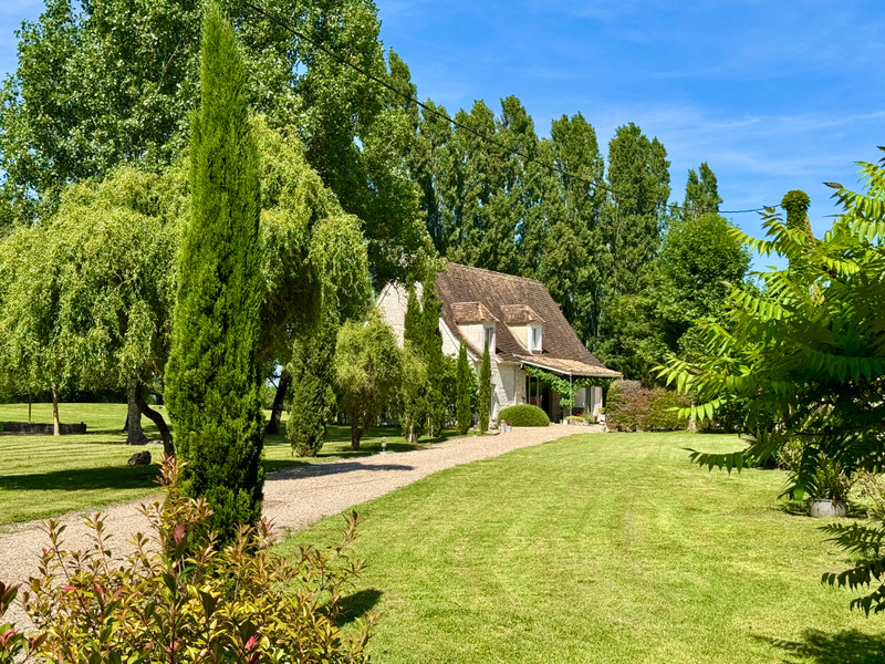 French property for sale in Montaut, Dordogne - €399,000 - photo 1