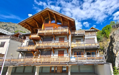 Ski property for sale in Vaujany - €459,500 - photo 0