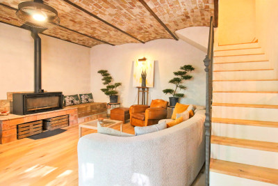 French property for sale in Apt, Vaucluse - €345,000 - photo 3