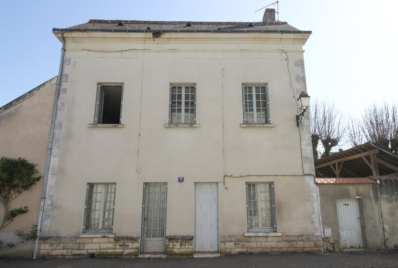 House in Richelieu IndreetLoire Three bedroom town house in