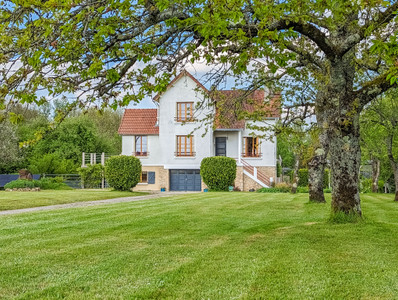 Maison à vendre à Saint-Martin-Sainte-Catherine, Creuse, Limousin, avec Leggett Immobilier