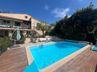 Maison à vendre à Bagnols-en-Forêt, Var, PACA, avec Leggett Immobilier