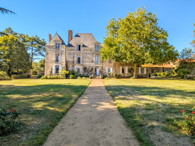 chateau à vendre à Pays-de-la-Loire