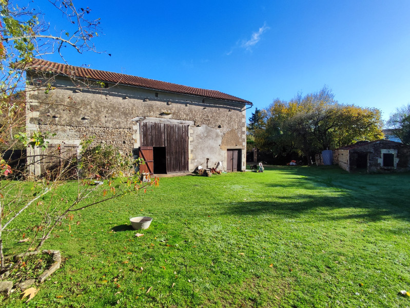 French property for sale in Clussais-la-Pommeraie, Deux-Sèvres - &#8364;267,500 - photo 3